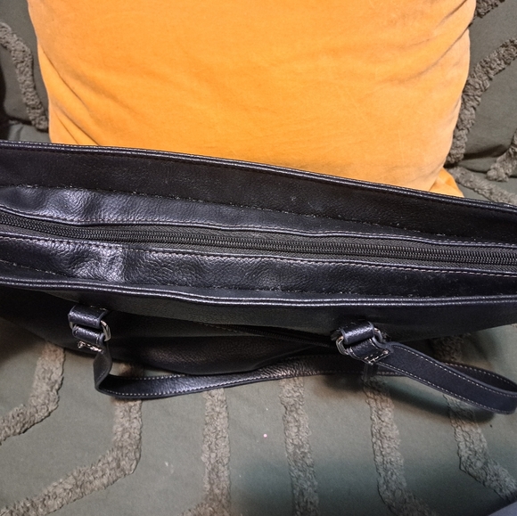 Roots Faux Leather Black Laptop / Tote Bag - Picture 7 of 7